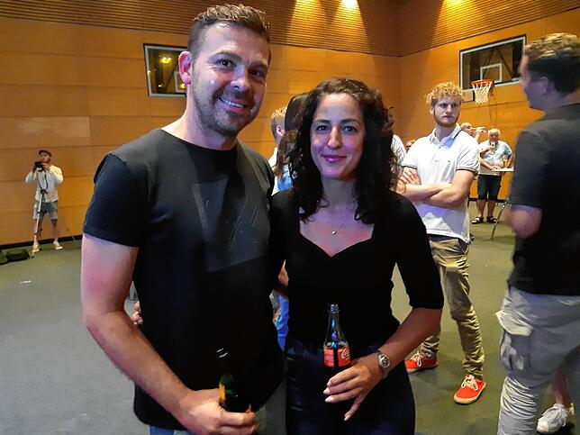Bild 24: OB-Wahl: Das sind die Bilder der Wahlparty in der Stadthalle