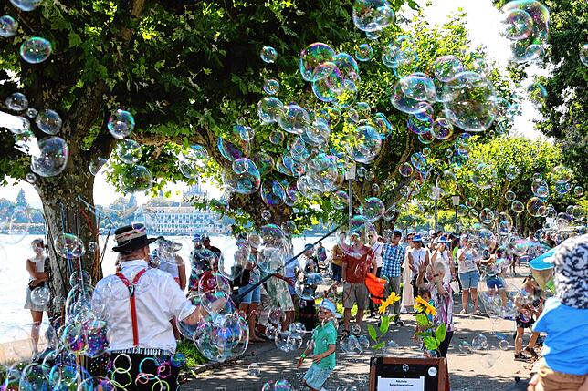 Bild 14: Konstanzer Seenachtfest: Jetzt geht‘s los! Die ersten Besucher sind da