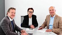 Der Vorstandsvorsitzende des Singen-aktiv-Standortmarketinvereins Wilfried Trah und Singen-aktiv-Geschäftsführerin Claudia ...