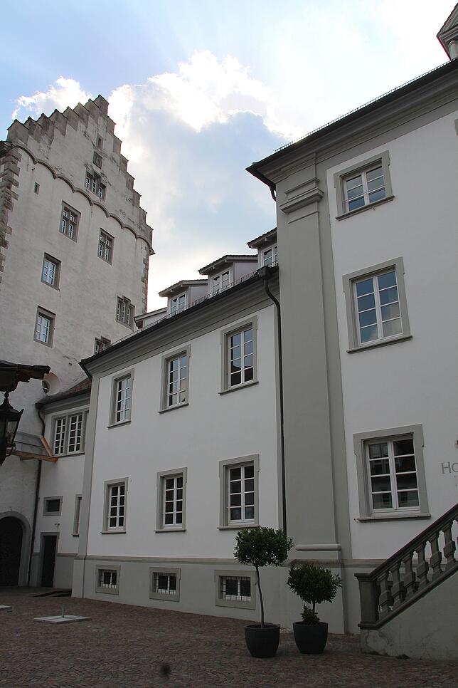 In einen Teil der Barockgebäude des Bischofsschlosses könnte die Musikschule, laut Initiativgruppe wäre Platz für 15 Einzel- sowie drei ...