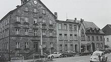 Das alte Rathaus und die angegliederte Stadtkasse 1968: Beide wurden schließlich abgerissen und mussten dem Neubau Platz machen.