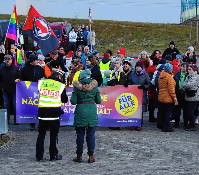 Immer wieder sprachen Polizei und Organisatoren miteinander.