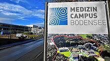 Auf dem Weg ins Krankenhaus: Die interne Untersuchung, die hier nach dem Tod einer Oberärztin seit einem Jahr läuft, ist immer noch ...