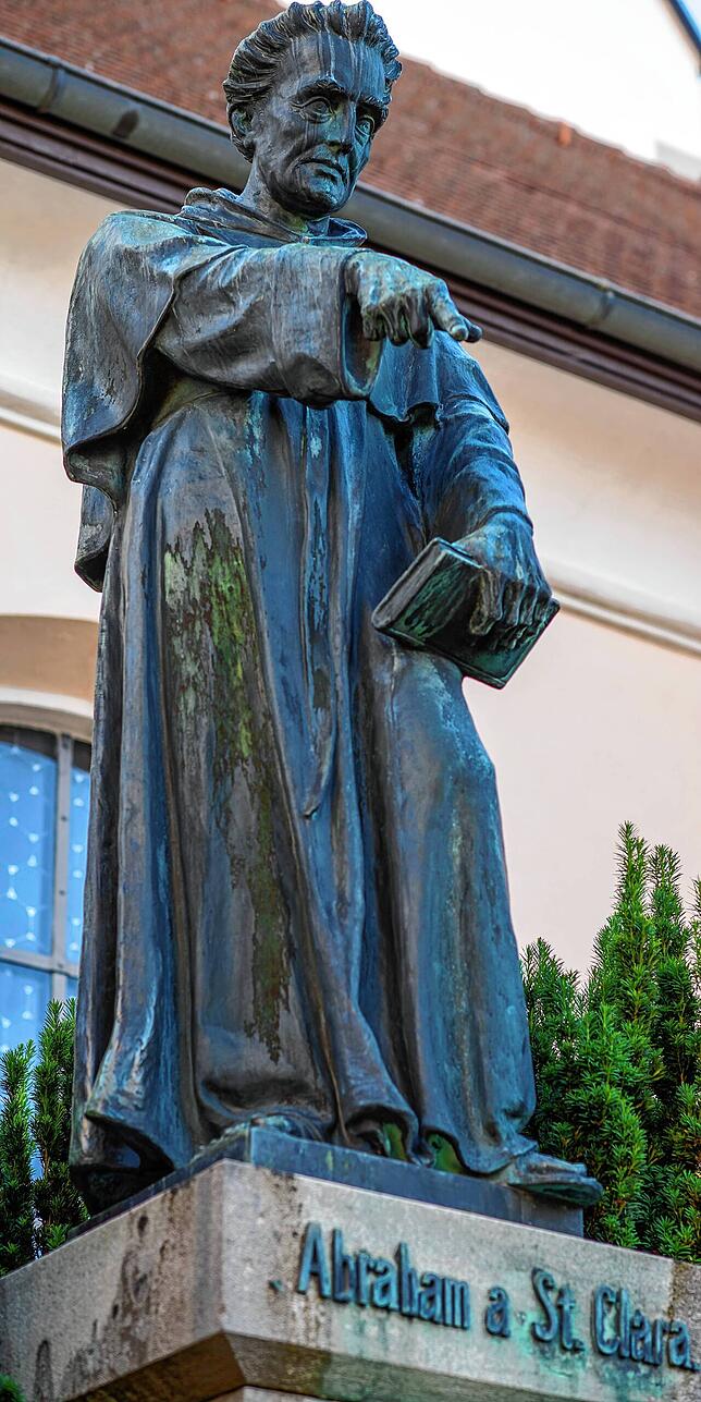 Dem größten Sohn Kreenheinstettens, Abraham a Sancta Clara,  Augustinermönch und Wiener Hofprediger, wurde vor der Kirche in ...