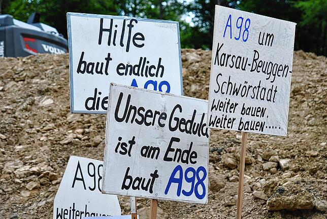 Proteste, die einen zügigeren Bau der A98 fordern, gibt es immer wieder. Immerhin wird an dem Projekt nun schon seit 60 Jahren geplant ...