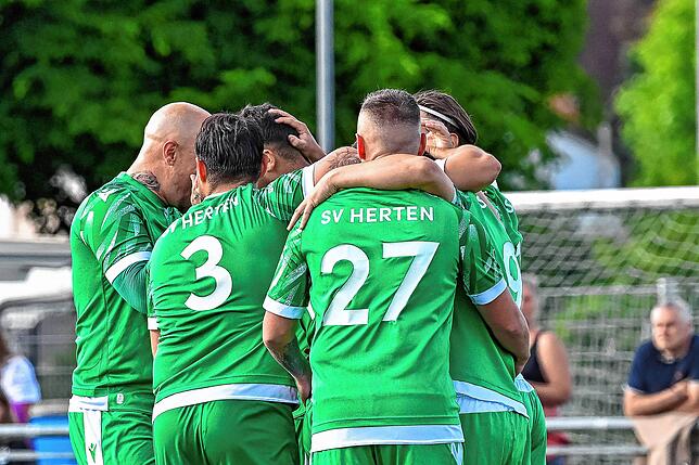 Bild 11: FC Wittlingen sichert sich mit 2:1 beim SV Herten den Meistertitel – und wir haben Fotos!