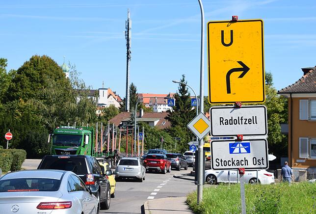 Blickrichtung Linde-Kreisel in der Goethestraße (B31-alt).