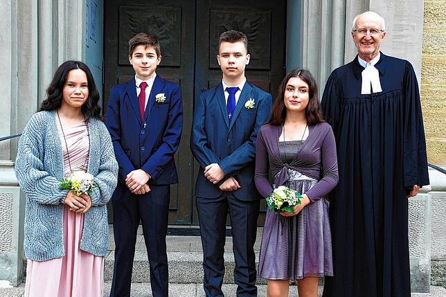 Evangelische Kirchengemeinde Stockach: In der Melanchthonkirche wurden Eric Auns, Jan-Martin Fischer, Sarah Löhle und Karina Majer ...