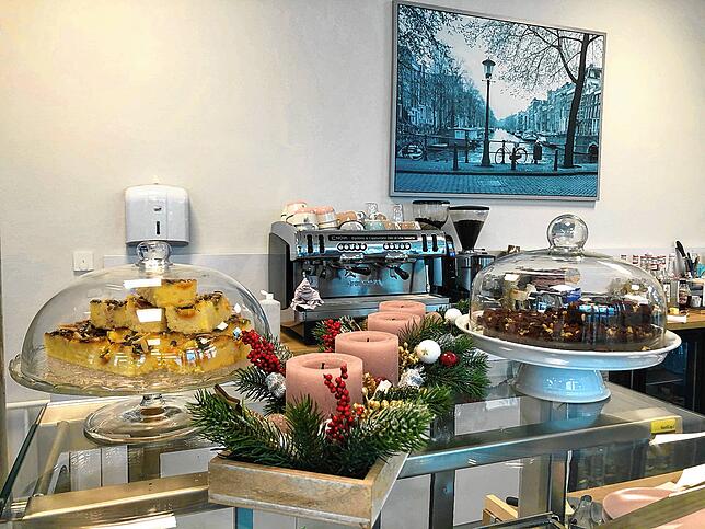 Im Café Auszeit gibt es an vier Tagen in der Woche eine kleine Auswahl an selbst gebackenen Kuchen.
