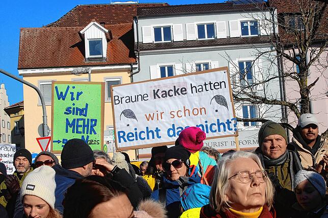 Bild 8: Kundgebung gegen Rechtsextremismus: Bilder von der Veranstaltung auf dem Landungsplatz