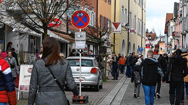 Eine volle Innenstadt erhoffen sich die teilnehmen Händler sowie Vereine beim Verkaufsoffenen Sonntag in Stockach. (Archivbild vom VOS ...