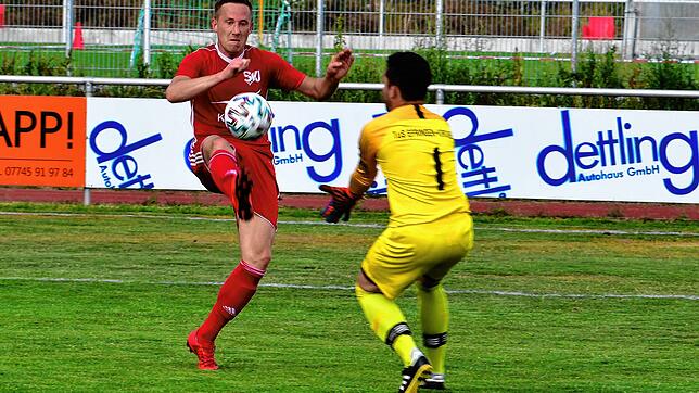 Gekonter Lupfer: Thomas Rangnau (links) sorgte hier gegen Tobias Bruder mit dem 3:0 schon vor der Pause für die Entscheidung beim ...