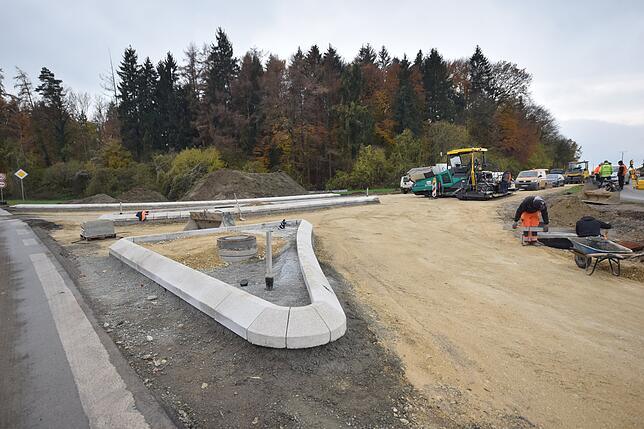 Bild 7: Fotos von der Straßenbaustelle zwischen B313 und Wahlwies aus: Alles nimmt langsam wieder Form an