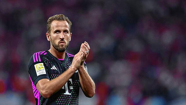 In dem erneuten Aufeinandertreffen mit RB Leipzig nach der Supercup-Niederlage konnte der FC Bayern München um Stürmer Harry Kane (im ...