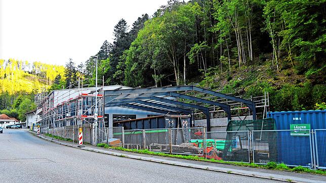 Die Gebäude sind zu einem großen Teil fertiggestellt, nun geht es darum, über den Bebauungsplan die Erschließung von hinten zu ...