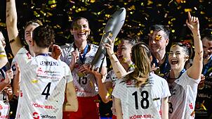 Dresden holte sich den Pokal in der vergangenen Saison.