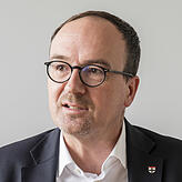 Uli Burchardt, Oberbürgermeister: „Es ist naiv zu glauben, dass wir mit Mitteln der Prävention ans Ziel kommen. Es geht hier um ...