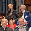 Karl Megerle, Vorsitzender des Hagnauer Winzervereins (links), möchte wissen, welchen Stellenwert landwirtschaftliche Flächen in der ...