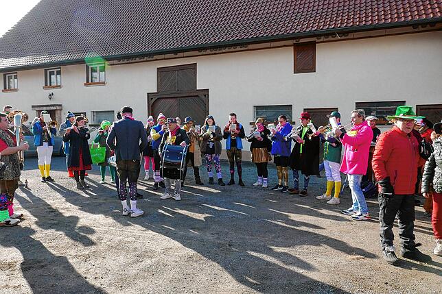 Bild 6: In Wittenhofen, Roggenbeuren und Limpach wird der Narrenbaum aufgestellt – Teil 2!