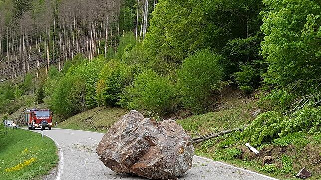 Rechts gut zu erkennen sind die Bäume, die der Koloss umgeworfen hat.