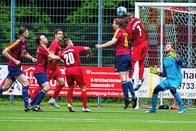Bild 40: FC Bergalingen feiert den Titel durch einen 3:2-Sieg gegen den SV Buch II &ndash; und wir haben Bilder!
