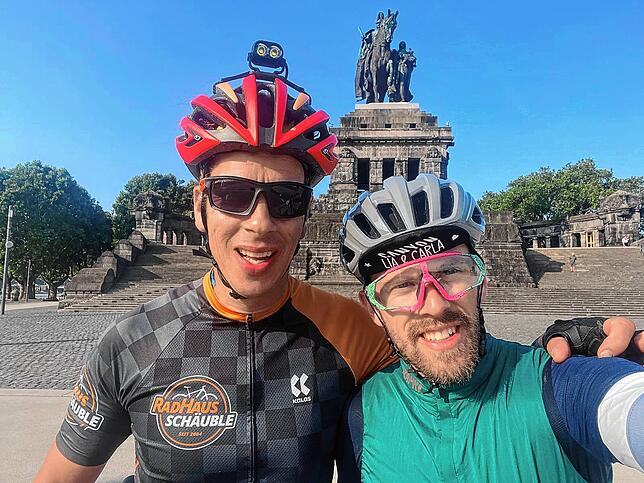 Michael Schäuble (links) und Sebastian Schmidt – zwei Freunde rücken nach der langen Tour noch enger zusammen.