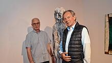 Bernhard Oßwald (links) hat sein Amt als Vorsitzender des Markdorfer Kunstvereins nun an Peter Neumann übergeben.