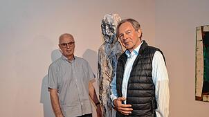 Bernhard Oßwald (links) hat sein Amt als Vorsitzender des Markdorfer Kunstvereins nun an Peter Neumann übergeben.