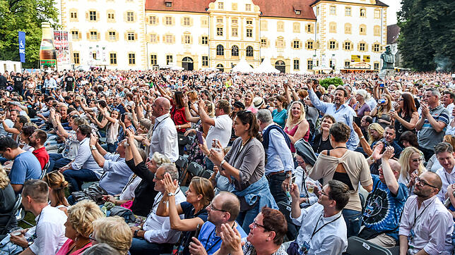 Rund 5000 Besucher bejubeln Sting und Shaggy beim ersten Salem Open Air in diesem Jahr. Das Konzert ist schon lange im Voraus ausverkauft.
