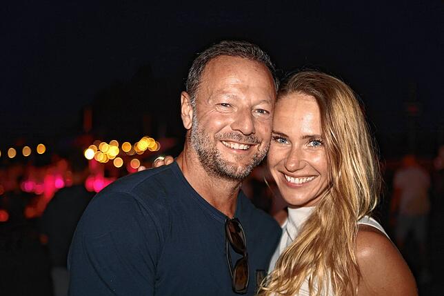 Bild 17: Elektro-Fans versammeln sich am See: Klein Venedig wird am Samstagabend zur Freiluftparty