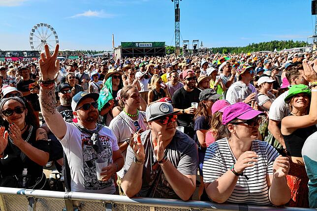 Bild 12: Olli Schulz & Band auf dem Southside Festival: Sehen Sie hier die Bilder