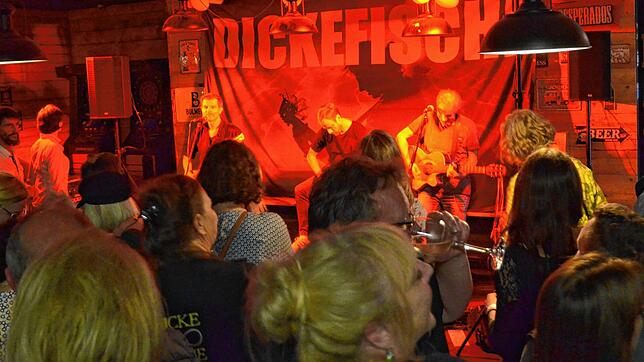 Im &bdquo;Ludwig&ldquo; begeisterte 2023 die Band Dicke Fische ihr Publikum. Das wird sie auch 2024 wieder tun, wenn die Musiknacht am ...