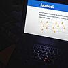 Internet-Platformen wie Facebook laden zum weltweiten Austausch ein.