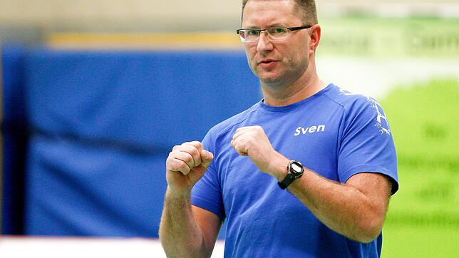 So sehr Villingens Trainer Sven Johansson am Spielfeldrand auch mitfieberte, seine Mannschaft musste in Stuttgart eine bittere ...