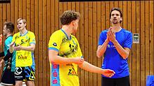Trainer Christian Pampel (im Dialog mit Lukas Baumgärtner) musste gegen den TuS Kriftel ein enttäuschendes 0:3 quittieren.