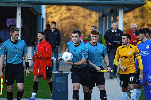 Bild 5: Der FC Gutmadingen sammelt wichtige Punkte gegen den FC Königsfeld – wir haben Bilder von der Partie
