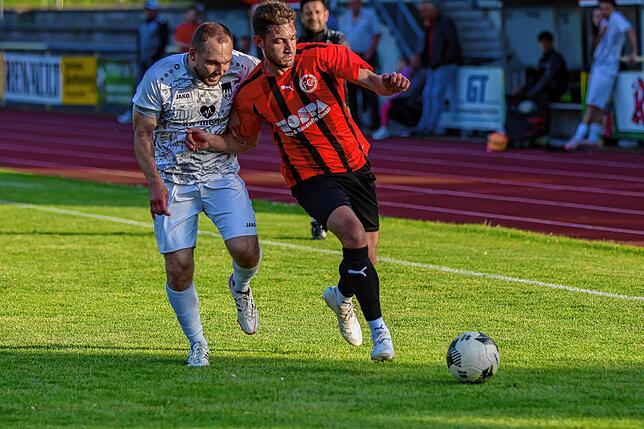 Bild 24: FC 08 Bad Säckingen unterliegt beim FC Tiengen 08 II mit 2:3 – und wir haben Fotos!