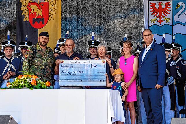 Bild 24: Die schönsten Impressionen von der Jubilumsparade der Pioniere durch die Innenstadt