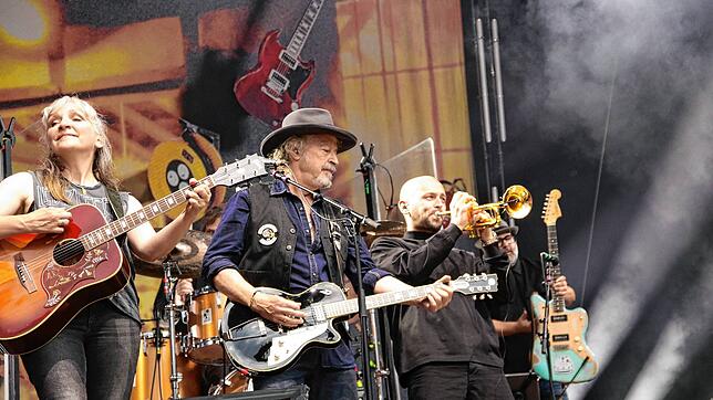 Die Kölsch-Rocker von BAP um ihren Frontmann Wolfgang Niedecken gingen mit 5000 Fans beim Stimmenfestival am Samstagabend auf dem ...