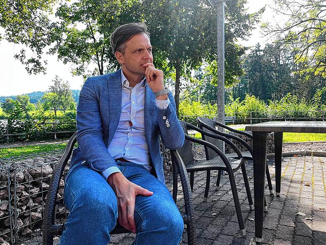 Nachdenklich: Marcel Klinge, Direktkandidat der FDP im Wahlkreis 286, zwölf Tage vor der Bundestagswahl 2021 im Bad Dürrheimer Hotel am ...