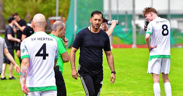Restlos bedient: „Das war unterirdisch“, zeigte sich Trainer Bülent Güzel nach dem 1:5 des SV Herten bei der SG FC ...