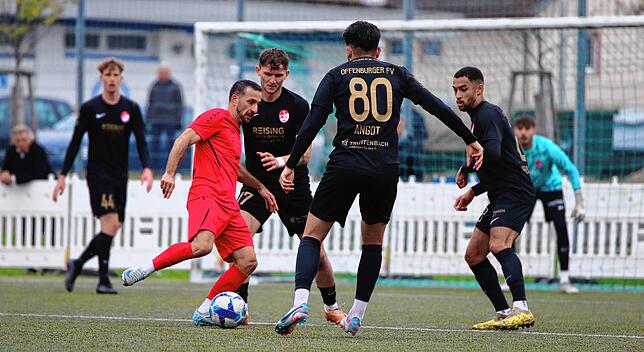 Bild 7: Unsere Bildergalerie des Verbandsliga-Duells zwischen dem ESV Südstern Singen und dem Offenburger FV