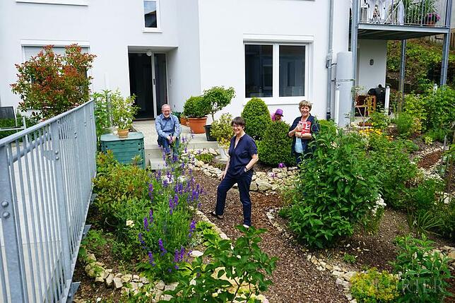 Ein Teil der Gründungsmitglieder der WoGe Gartenstraße (von links): Bernd Friebe, Vorsitzende Suzanne Remington, Traudel Grüsser bei der ...