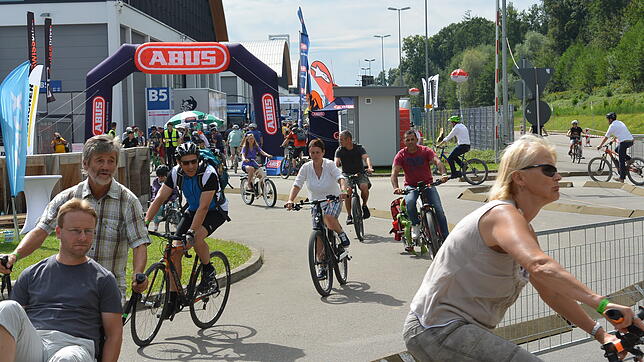 Bei der bevorstehende Fahrradmesse Eurobike in Friedrichshafen haben Besucher wieder die Möglichkeit, Fahrräder unterschiedlichster Art ...