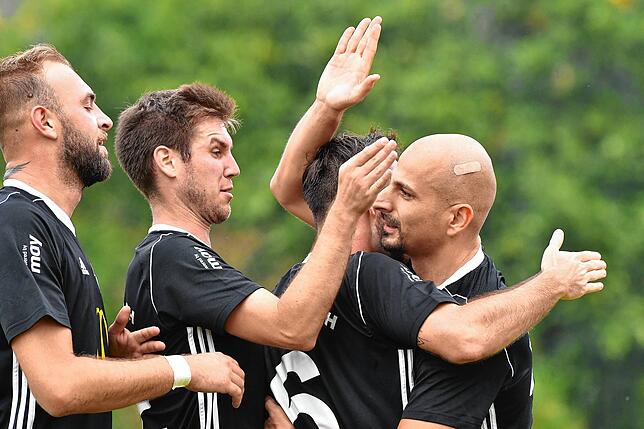 Bild 1: FC Wallbach setzt sich knapp mit 2:1 gegen den FC Tiengen 08 durch &ndash; und wir haben Bilder