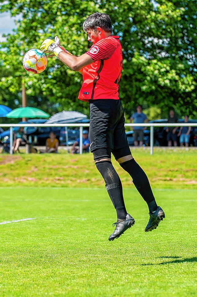 Bild 36: FC Weizen rettet sich durch das 2:1 beim SV Rheintal vor dem Direktabstieg &ndash; und wir haben Bilder!
