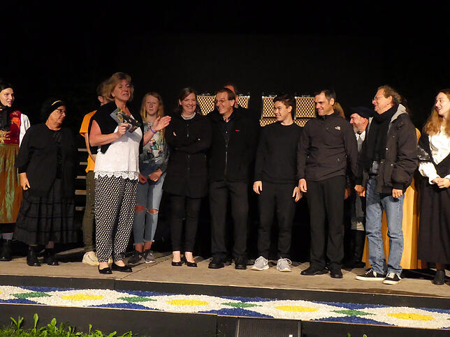 Großen Anteil am Erfolg des Sommertheaters haben auch die Musiker um den Komponisten Kai Armbruster (vorne Zweiter von rechts).