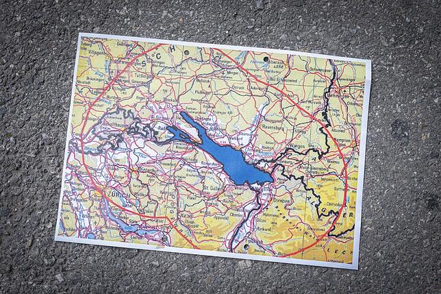 Der rote Kreis markiert die Grenze: Produkte, die das Siegel „Gutes vom See“ tragen wollen, müssen in der Nähe des Bodensees ...