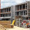 Die neue Donaueschinger Realschule wächst stetig in die Höhe. Mit 56 Millionen Euro an Kosten ist sie der größte Batzen im städtischen ...