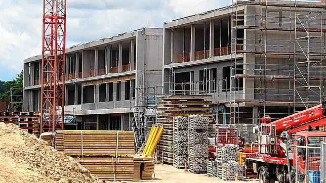 Die neue Donaueschinger Realschule wächst stetig in die Höhe. Mit 56 Millionen Euro an Kosten ist sie der größte Batzen im städtischen ...